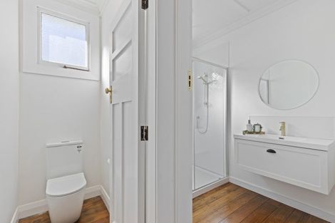 Photo of property in 16 Bulteel Street, New Plymouth, 4310