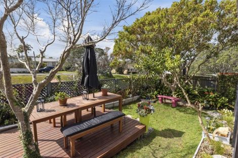 Photo of property in 2/39 Lake Road, Devonport, Auckland, 0624