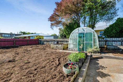 Photo of property in 9 Kowhai Street, Strandon, New Plymouth, 4312