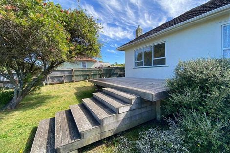 Photo of property in 1 Rangiora Street, Castlecliff, Whanganui, 4501