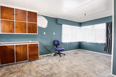 Photo of property in 15 Parenga Street, Wainuiomata, Lower Hutt, 5014