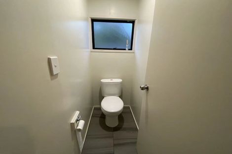 Photo of property in 24 West Harbour Drive, West Harbour, Auckland, 0618