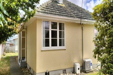 Photo of property in 3-3a Queenwood Road, Levin, 5510