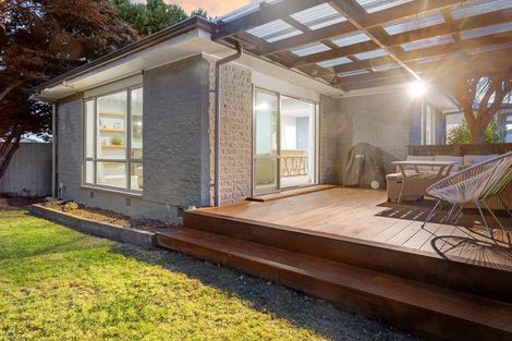 Photo of property in 7 Lake Terrace Road, Burwood, Christchurch, 8061