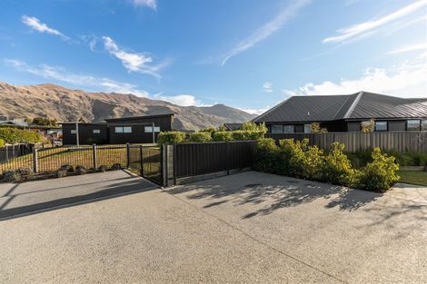 Photo of property in 5 Nancy Lane, Wanaka, 9305