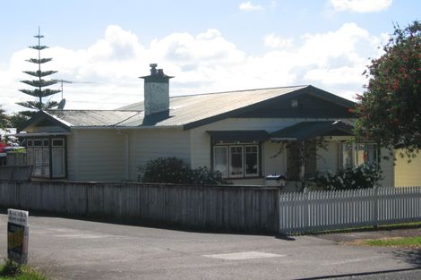 Photo of property in 7 Rewa Street, New Lynn, Auckland, 0600