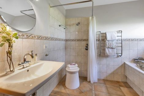 Photo of property in 2/21 Sunderlands Road, Half Moon Bay, Auckland, 2012