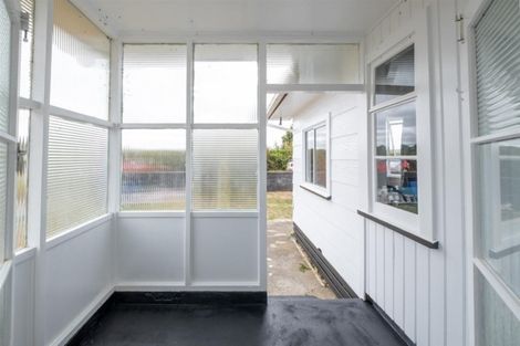 Photo of property in 9 Domain Road, Toko, Stratford, 4392