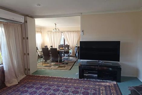 Photo of property in 12 Gunner Drive, Te Atatu Peninsula, Auckland, 0610