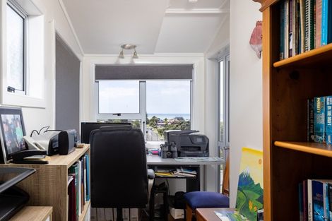 Photo of property in 50 Calvert Road, Lynmouth, New Plymouth, 4310