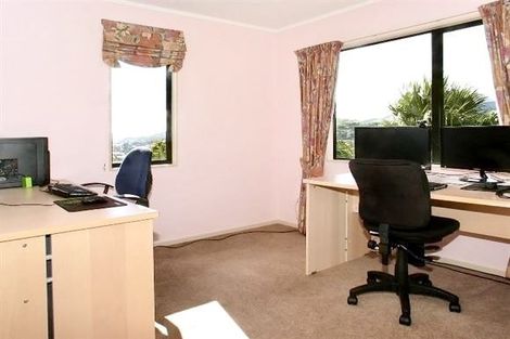 Photo of property in 51 Sunrise Boulevard, Tawa, Wellington, 5028