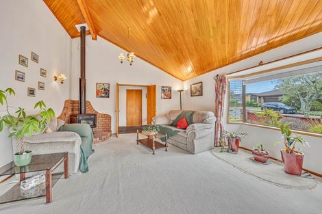 Photo of property in 22 Glucina Avenue, West Harbour, Auckland, 0618