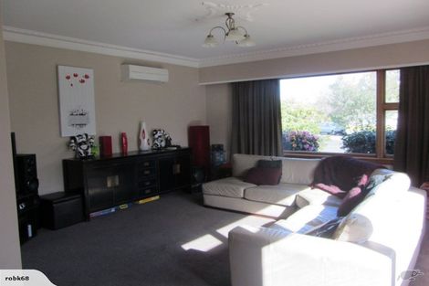 Photo of property in 15 Rochford Place, Bryndwr, Christchurch, 8052