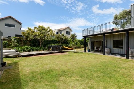 Photo of property in 141 Karewa Parade, Papamoa Beach, Papamoa, 3118