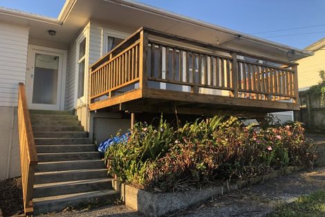 Photo of property in 1/33 Roberts Road, Glenfield, Auckland, 0629