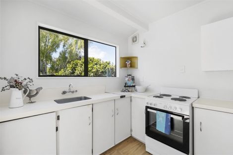 Photo of property in 1/28 Powrie Street, Glenfield, Auckland, 0629