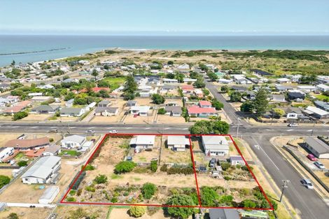 Photo of property in 12-16 Cornfoot Street, Castlecliff, Wanganui, 4501