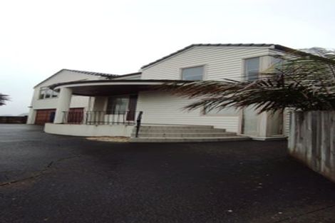 Photo of property in 1/170 East Coast Road, Forrest Hill, Auckland, 0620