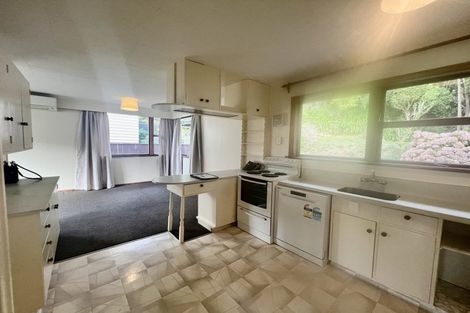 Photo of property in 6 Barberry Grove, Maungaraki, Lower Hutt, 5010