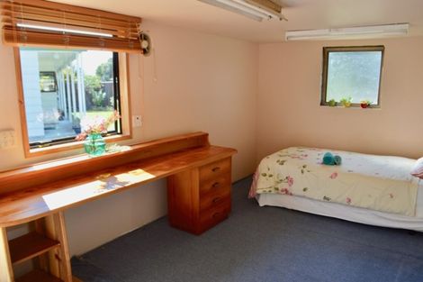 Photo of property in 30 Simcox Street, Otaki Beach, Otaki, 5512