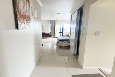 Photo of property in 38 Kenderdine Road, Papatoetoe, Auckland, 2025