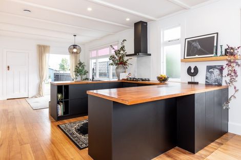 Photo of property in 45 Wellesley Road, Napier South, Napier, 4110