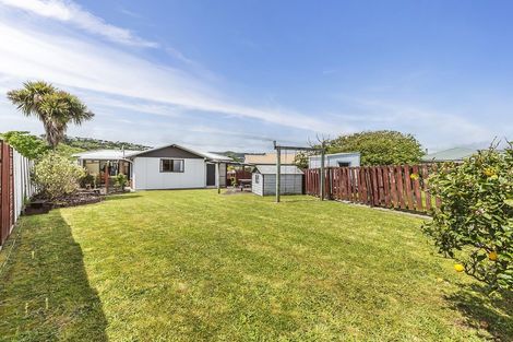 Photo of property in 26 Waiuta Street, Titahi Bay, Porirua, 5022