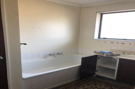 Photo of property in 2/54 Aorangi Road, Bryndwr, Christchurch, 8053