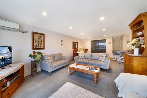 Photo of property in 2i/175 Hurstmere Road, Takapuna, Auckland, 0622