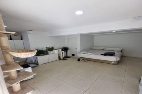 Photo of property in 15a Glen Vista Place, Bayview, Auckland, 0629