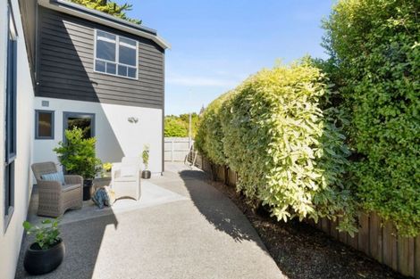 Photo of property in 2c Observatory Close, Whitby, Porirua, 5024