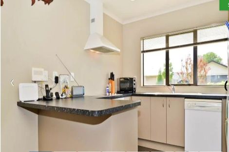 Photo of property in 13 Shrule Place, Huntington, Hamilton, 3210