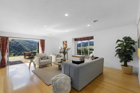 Photo of property in 85 Emerald Hill Drive, Birchville, Upper Hutt, 5018