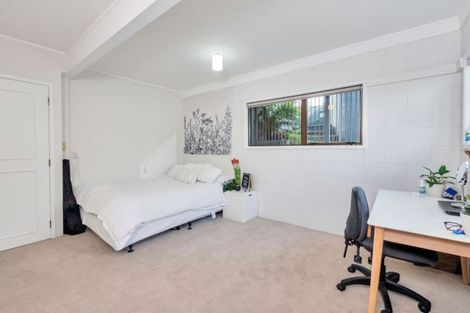 Photo of property in 10 Ardern Avenue, Stanmore Bay, Whangaparaoa, 0932