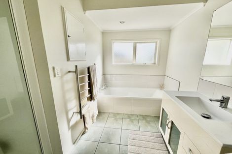 Photo of property in 10 Green Road, Panmure, Auckland, 1072