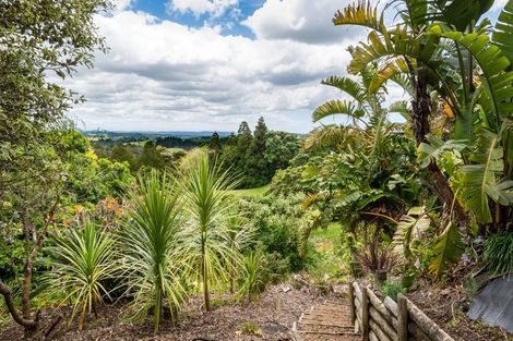 Photo of property in 1069 Scenic Drive North, Swanson, Auckland, 0816