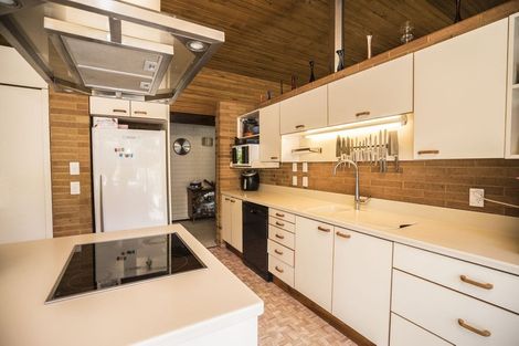 Photo of property in 28 Barlow Place, Chatswood, Auckland, 0626