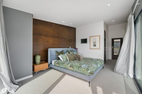 Photo of property in 8b Minaret Ridge, Wanaka, 9305