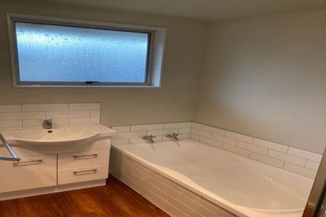 Photo of property in 2/50 Chipping Lane, Redwood, Christchurch, 8051