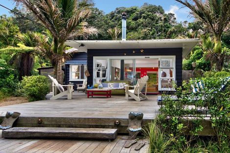 Photo of property in 54 Beach Valley Road, Piha, New Lynn, 0772