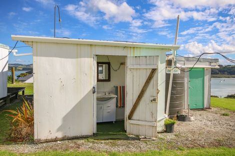 Photo of property in 29 Oxford Street, Whakapirau, Maungaturoto, 0583