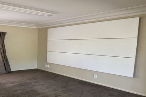 Photo of property in 57 View Road, Henderson, Auckland, 0612