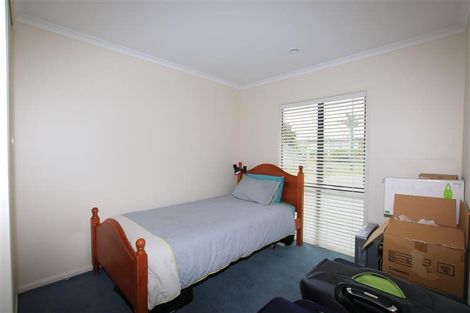Photo of property in 27 Armoy Drive, East Tamaki, Auckland, 2016