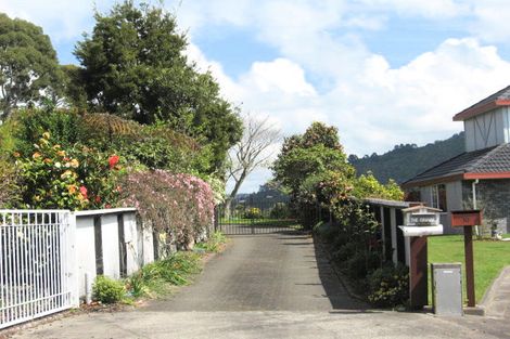 Photo of property in 8 Rika Place, Kawaha Point, Rotorua, 3010