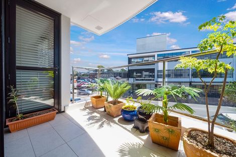 Photo of property in 2i/175 Hurstmere Road, Takapuna, Auckland, 0622