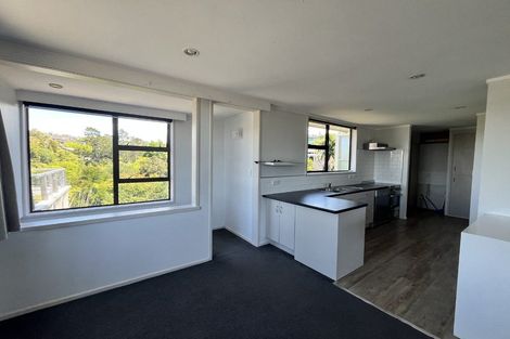 Photo of property in 10 Peter Terrace, Castor Bay, Auckland, 0620