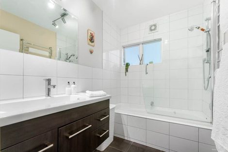 Photo of property in 39 Gills Road, Bucklands Beach, Auckland, 2014