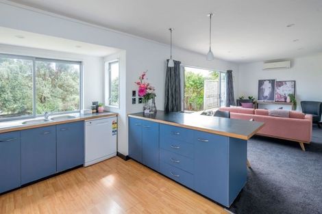 Photo of property in 52 Rutherford Drive, Waikanae Beach, Waikanae, 5036