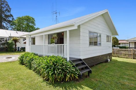 Photo of property in 77 Lake Crescent, Hamilton Lake, Hamilton, 3204