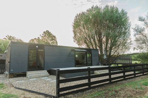 Photo of property in 261 Paparata Road, Bombay, 2675